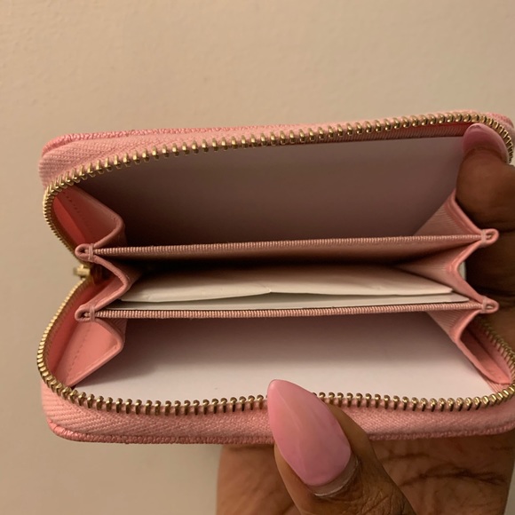 ❌SOLD❌19S iridescent pink zippy coin purse💕 - Picture 3 of 6